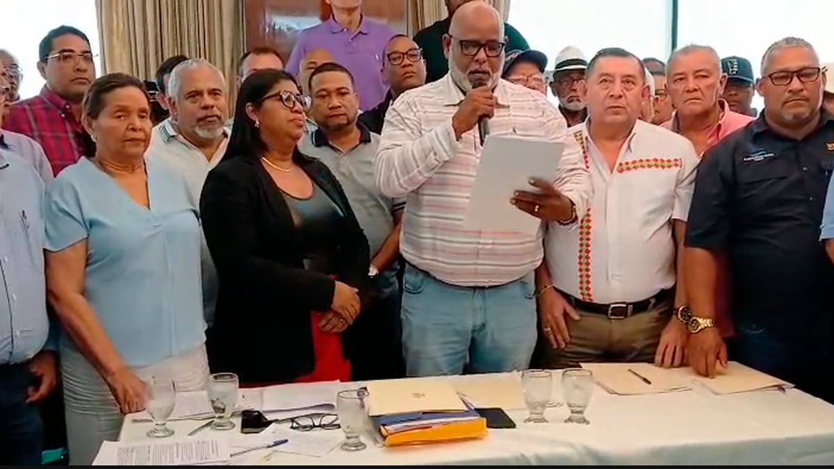 Canatra rechaza ley que busca cambiar concesiones de rutas de bus