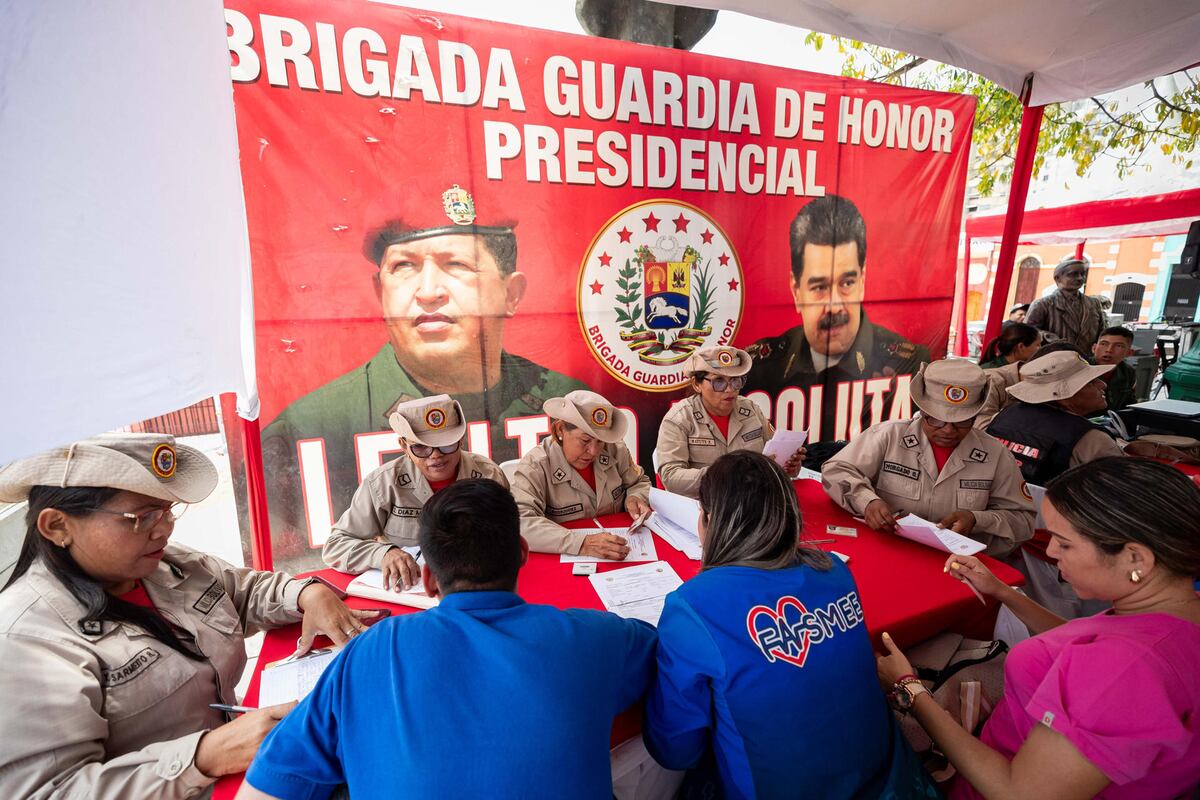 Plazas vacías en Venezuela: Maduro insiste con alistamiento militar