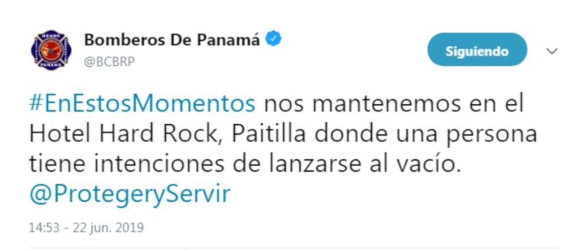 Una chica amenaza con lanzarse desde un edificio en Paitilla. Video