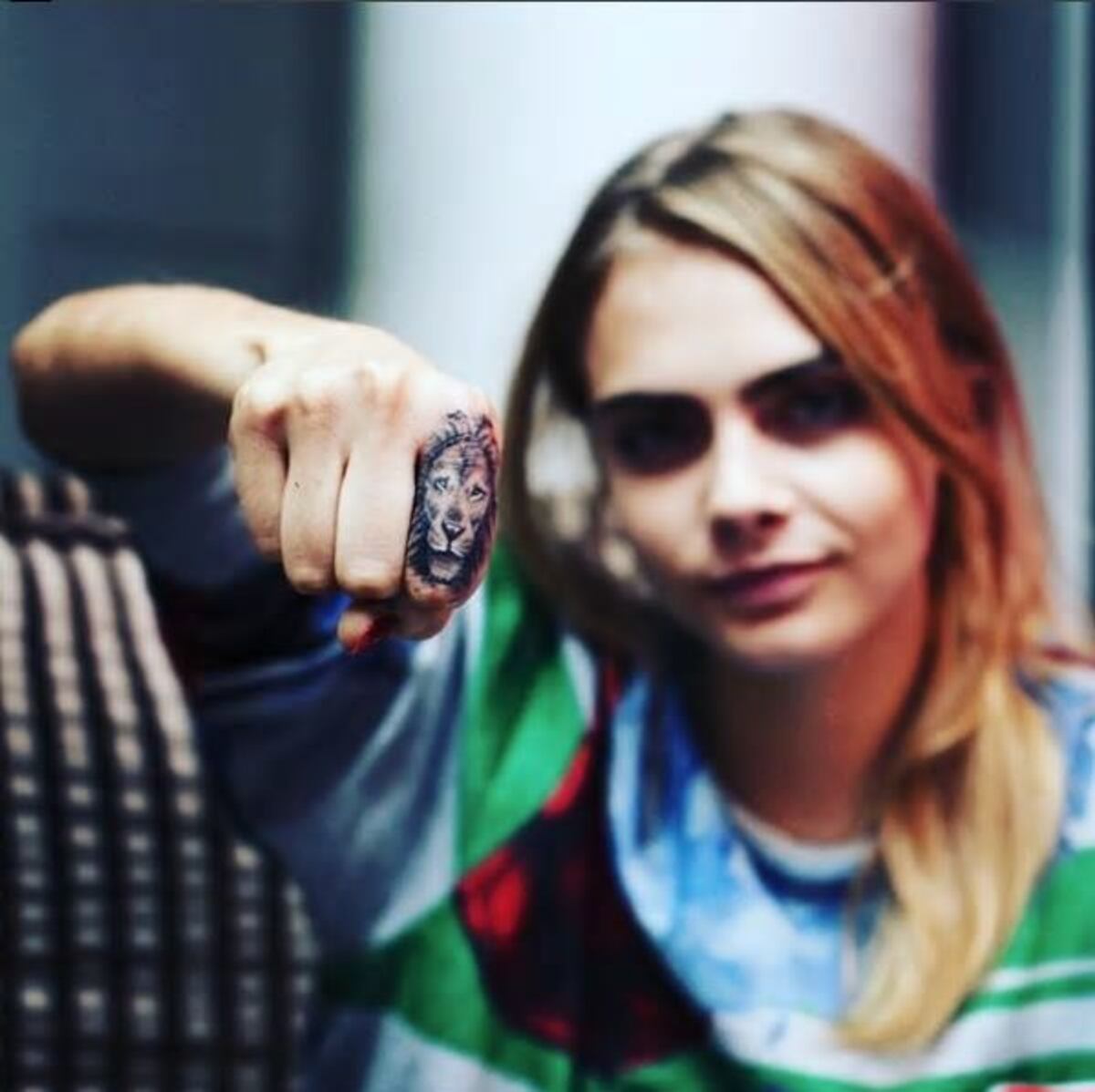 Los secretos del tatuador de Rihanna que cobra 20 mil dólares por pieza