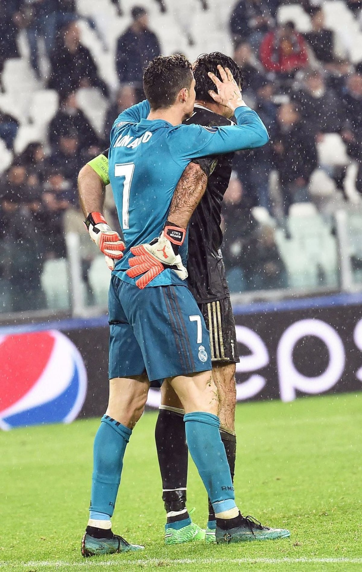 GALERIA | Lo que usted no vio entre Gianluigi Buffon y Cristiano Ronaldo