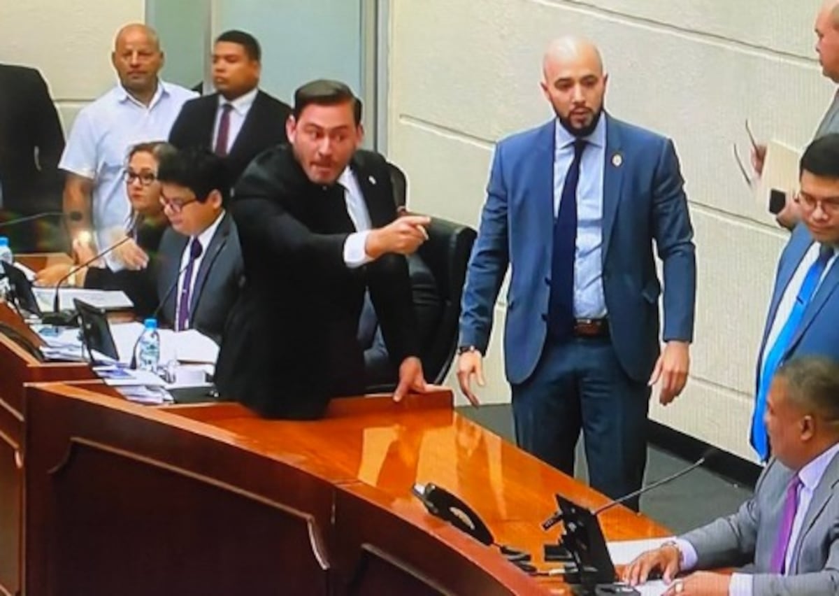 ¡Rechazo en la Asamblea! ¡La batalla por el proyecto de ley 1138 en Bocas del Toro está que arde!