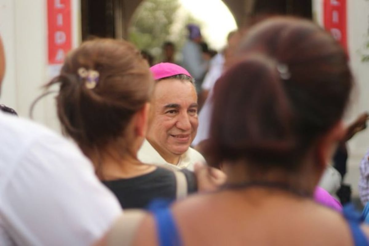 ¡ALTO Y CLARO!  Monseñor se manifiesta en Atalaya sobre matrimonio igualitario