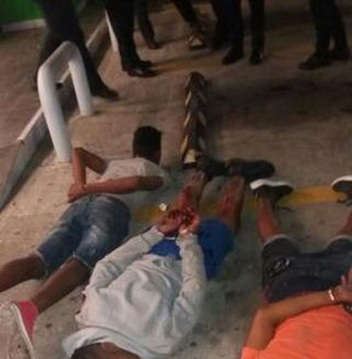 Asaltan a mano armada restaurante en Llano Bonito. La Policía los captura