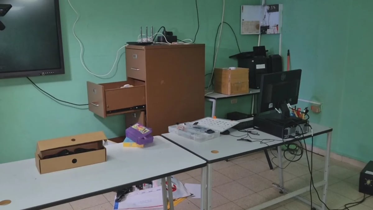 Roban computadoras y equipo dental a días del inicio de clases en la Escuela Bilingüe La Primavera, en David
