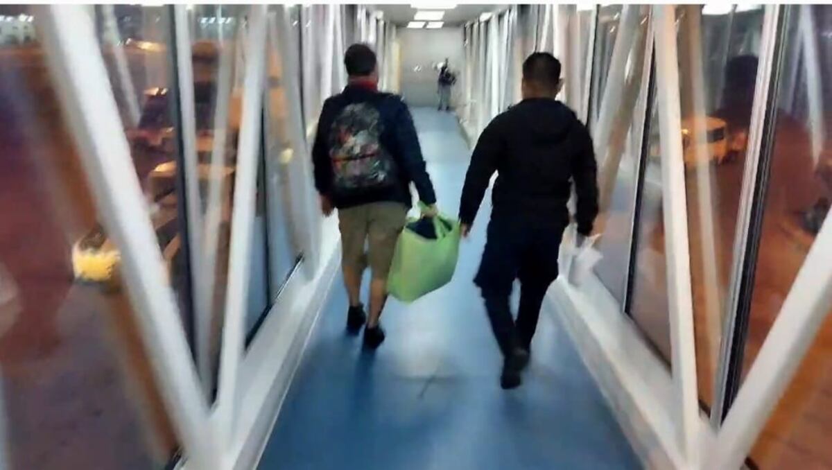 Devuelven a ciudadanos con antecedentes penales por delitos graves a sus países de origen