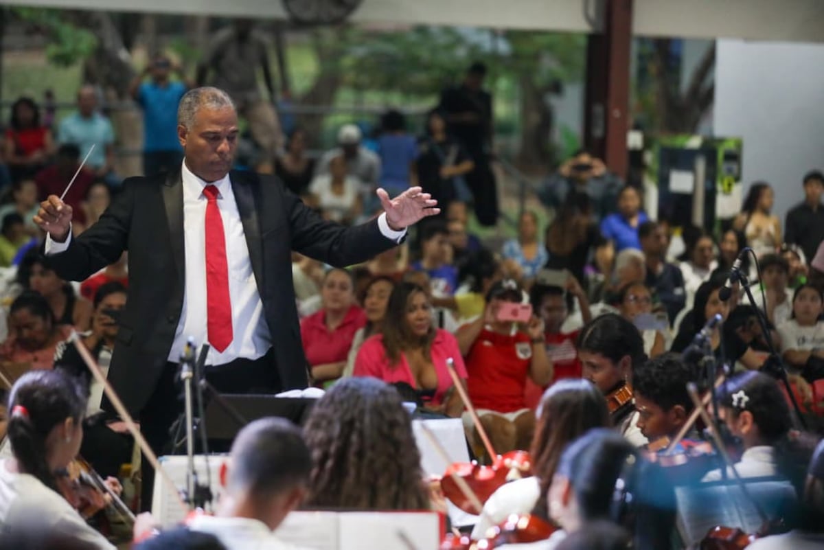 Coros y orquestas se tomaron el Parque Omar para arrancar el verano
