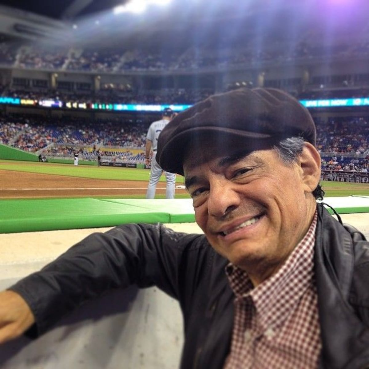 Aparece foto nunca vista de José José en el hospital y crecen especulaciones