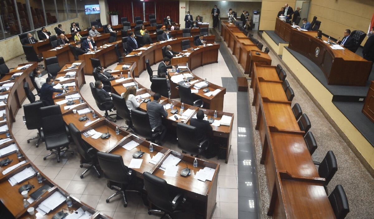 Confirman a tres positivos por Coronavirus en la Asamblea Nacional