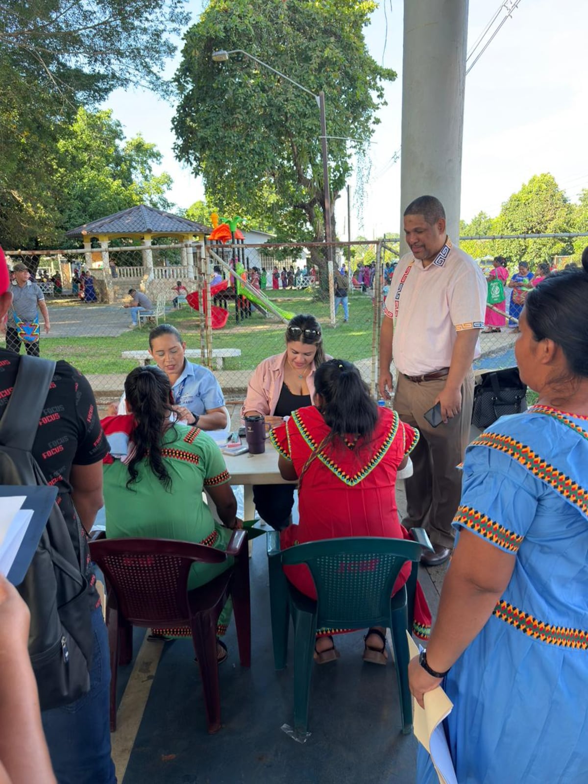Estudiantes de Bocas del Toro, Chiriquí y Kankintú en Ngäbe Buglé continúan entrega de documentos para becas IFARHU 2026