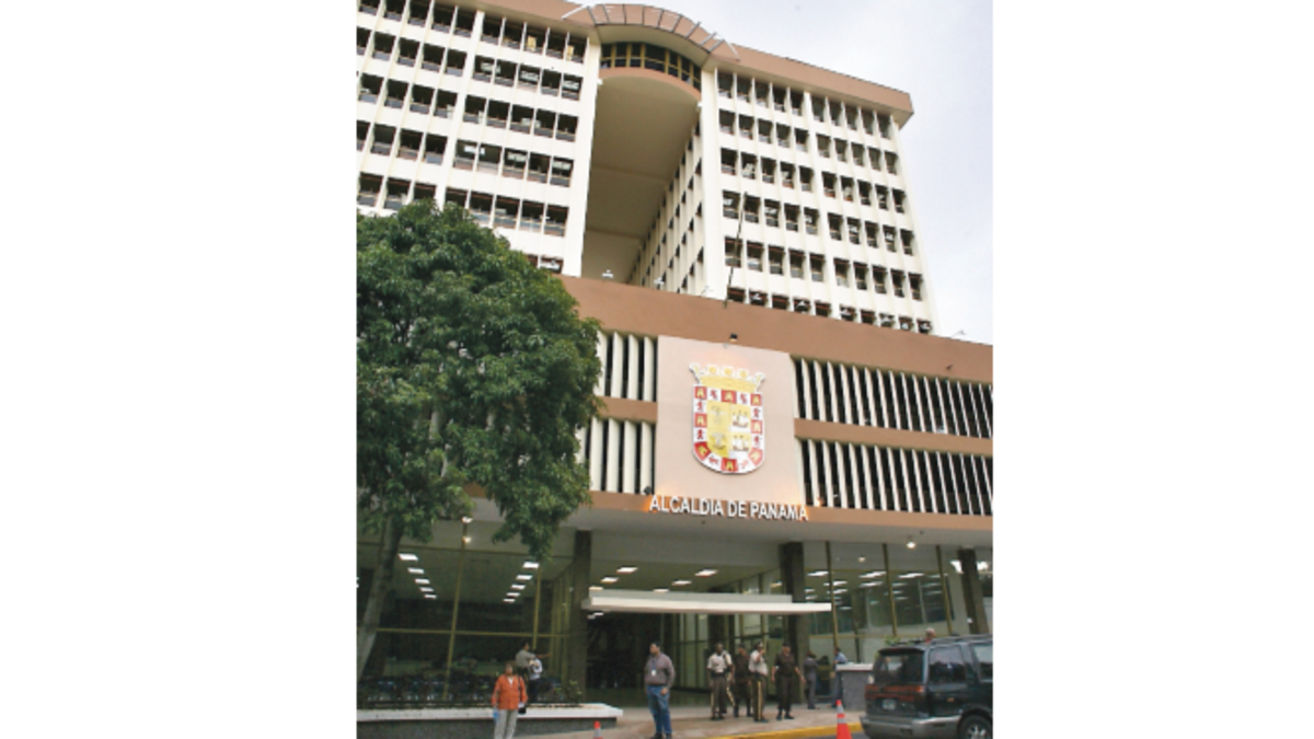 Tramitador pillado en los predios del Municipio de Panamá es condenado a prisión por estafa