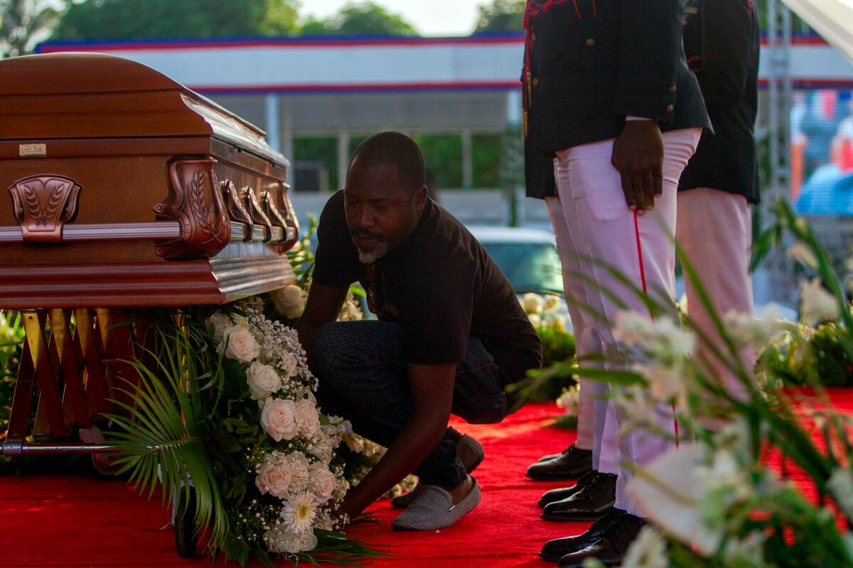 Bajo un fuerte dispositivo de seguridad se llevan a cabo las honras fúnebres del presidente Jovenel Moïse en Haití