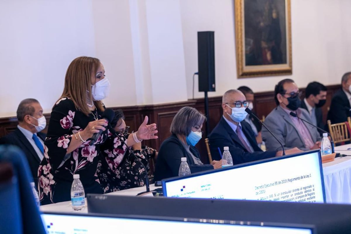 Mesa Técnica de Medicamentos presenta dos propuestas para la compra de medicinas