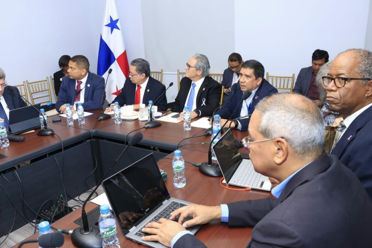 Entre promesas y diagnósticos: La salud de Panamá en cuidados intensivos