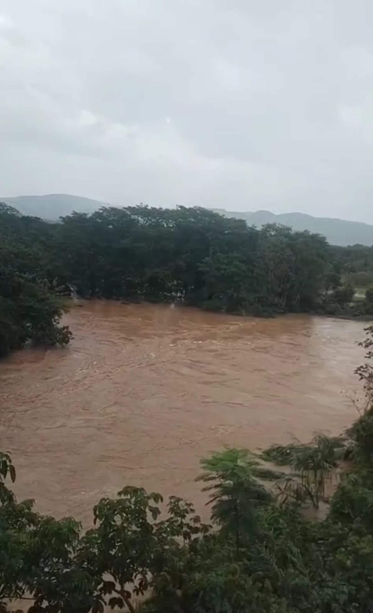Bandera roja en ríos de Panamá Este por cabeza de agua tras intensas lluvias