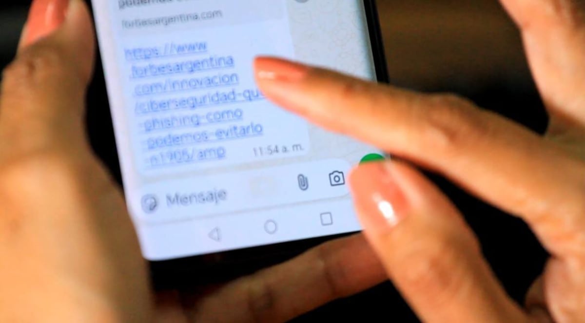 ¡Cuidado con los mensajes falsos! Policía alerta sobre nueva estafa por WhatsApp