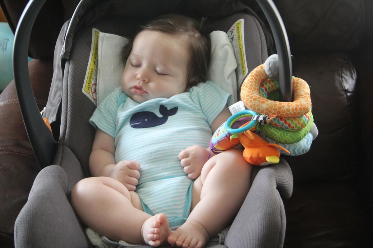 Junta casi seis mil dólares en dos horas para pagar tratamiento de su hermanito