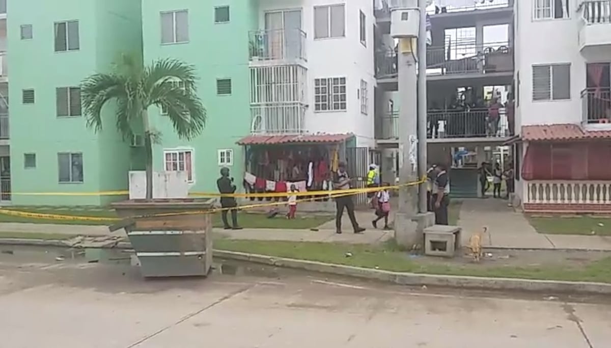 Joven muere al recibir 4 impactos de bala en nuevo proyecto de Curundú y se formó un revulú. Videos