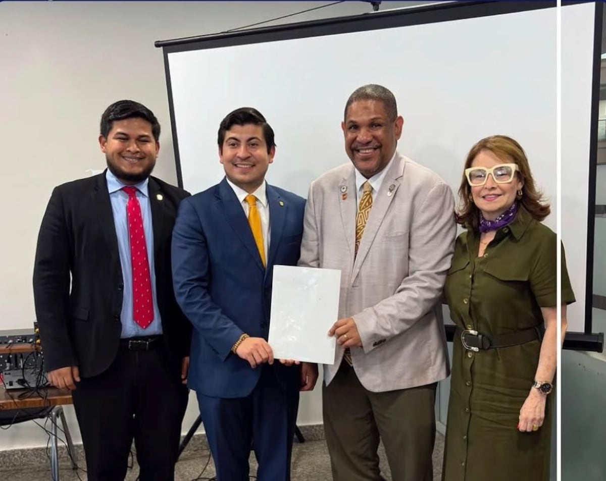 IFARHU detecta aspirantes de becas con 4.3 y 4.4 mientras avanza entrega de documentos hasta el 1 de mayo