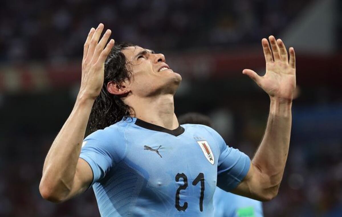 Mala noticia para Uruguay, su goleador Edinson Cavani está descartado por lesión