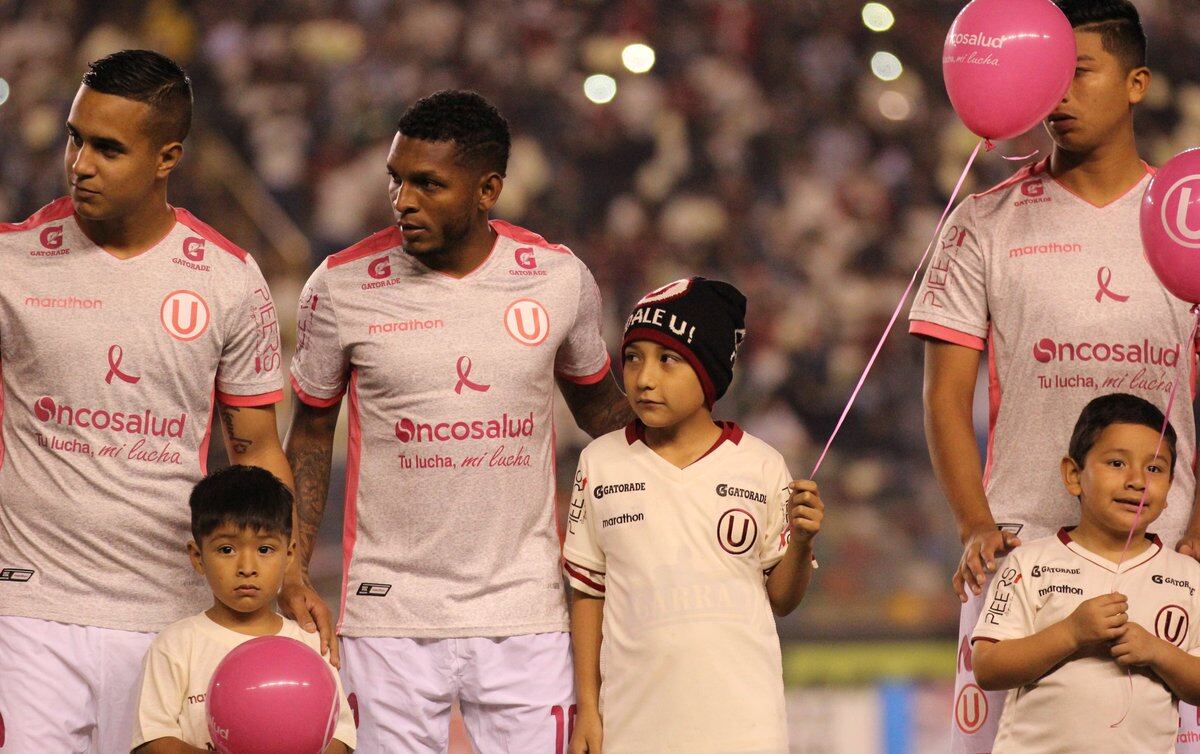 Negrito Quintero reaparece goleando en Perú y lo hace con estadio lleno
