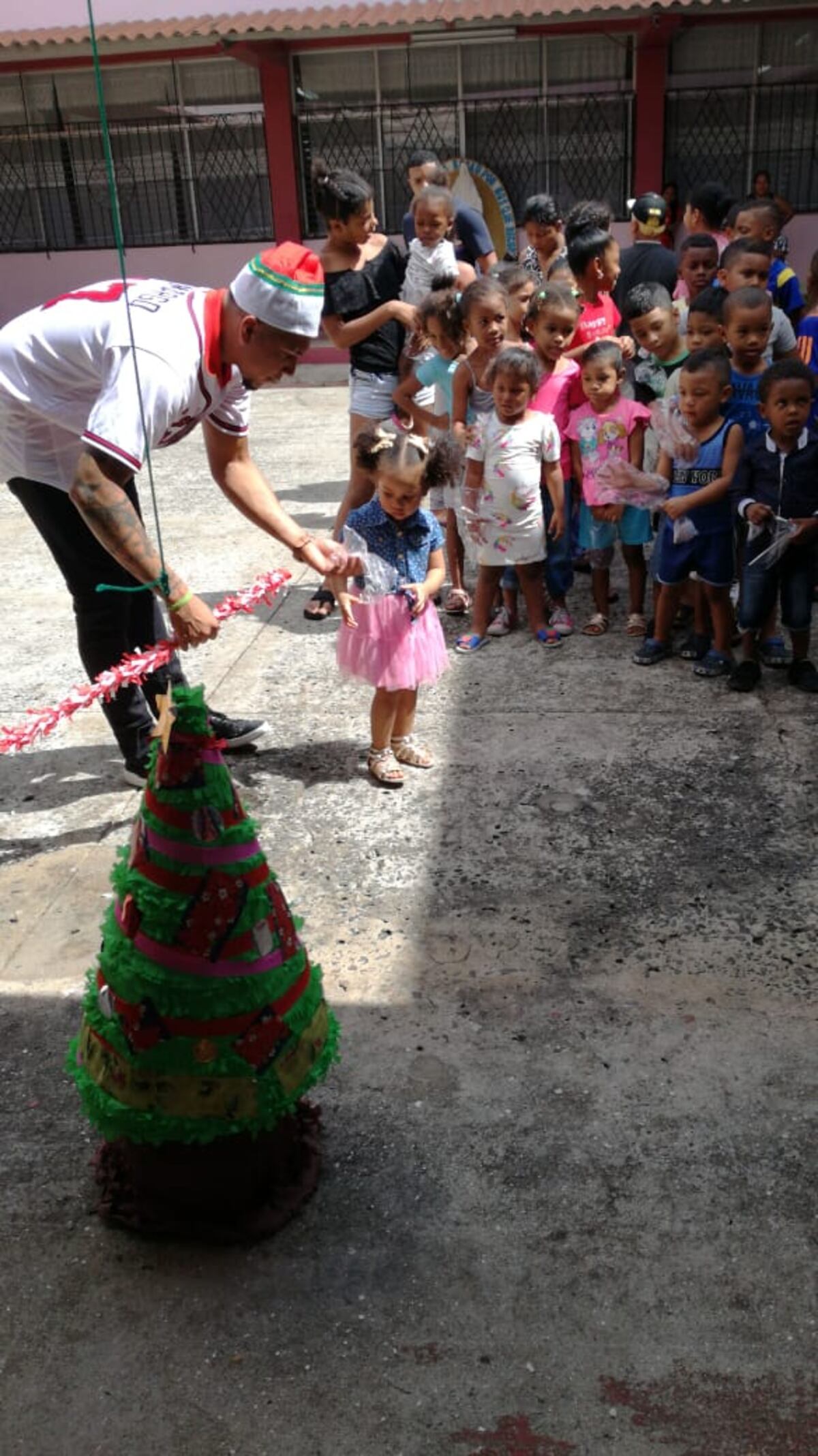 ¡Jonrón navideño! Grandes Ligas llevan alegría a niños chorrilleros
