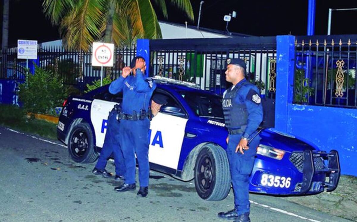 A Garrotazos. Asesinan a celador de la escuela José María Torrijos