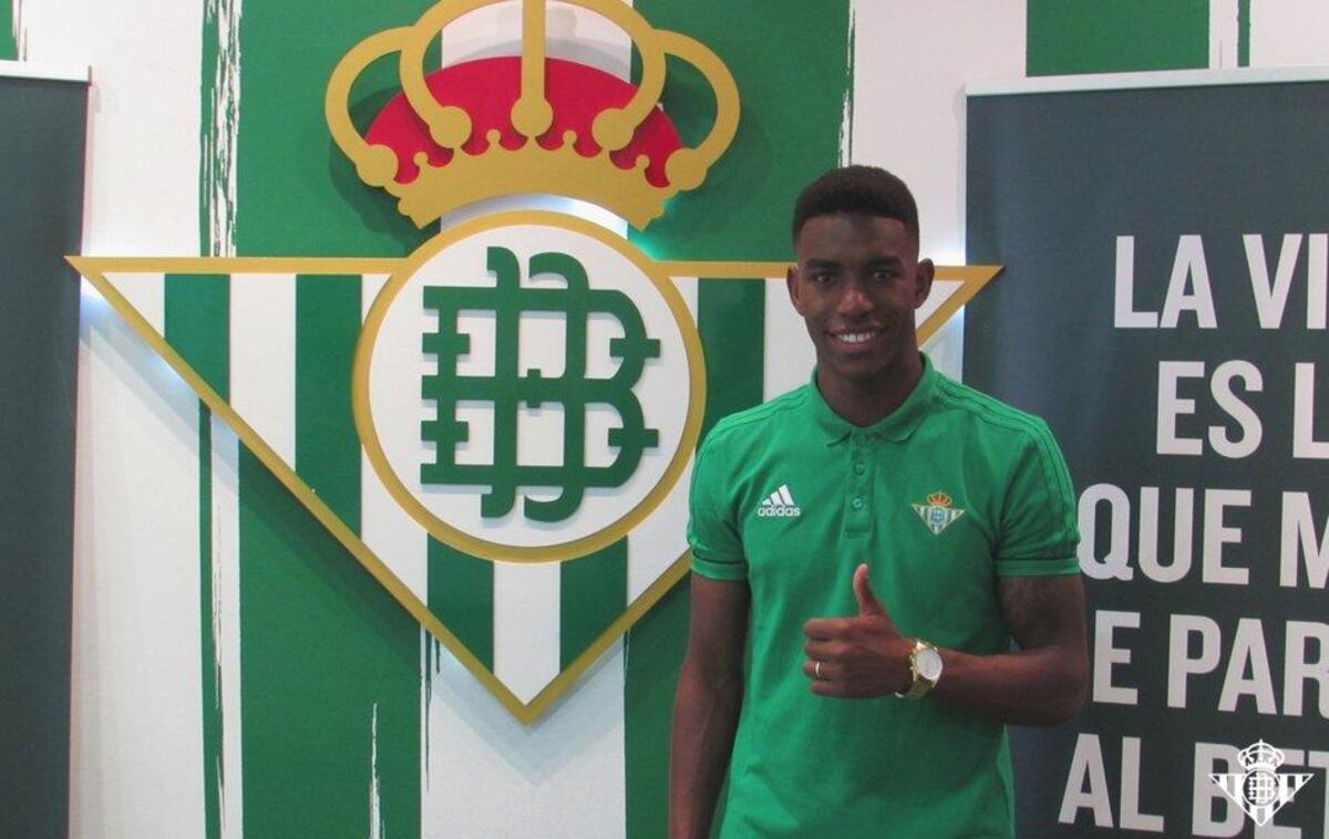Los jugadores del Real Betis siguen felicitando a Panamá por la JMJ
