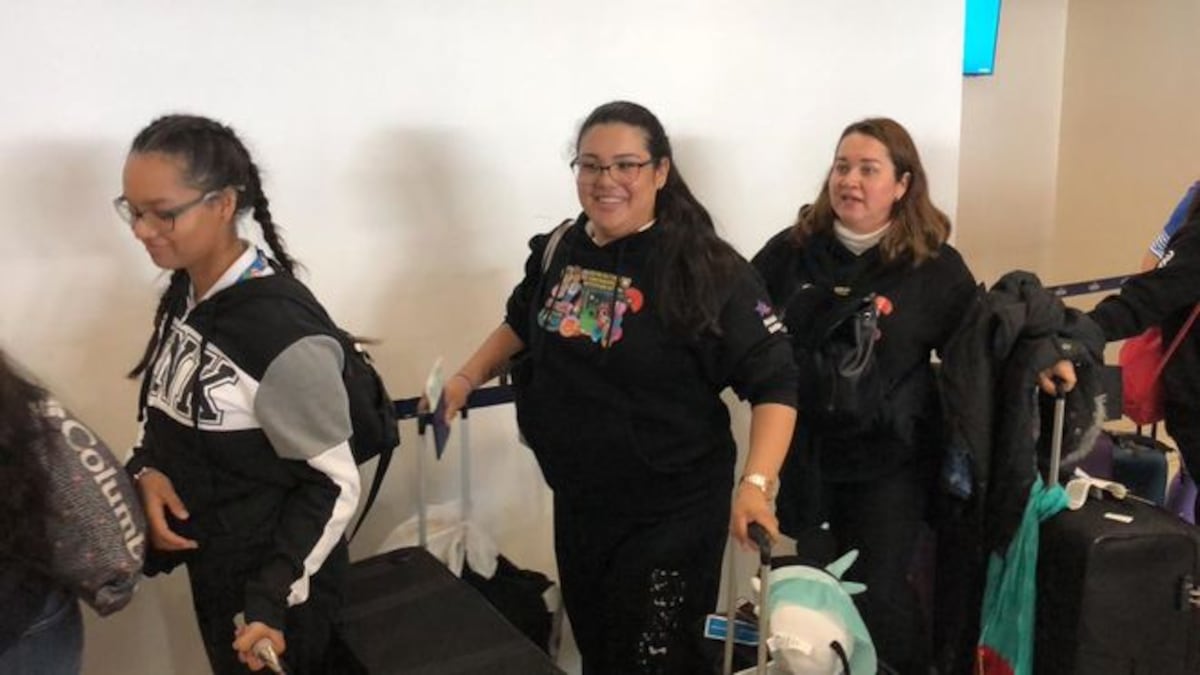 Entre aplausos reciben a delegación del Instituto Chino-Panameño | VIDEO