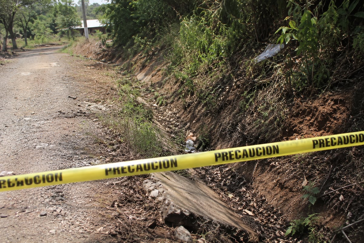 Encuentran muerto a joven de 29 años en una cuneta detrás de la subestación de Pocrí