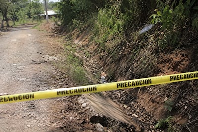 Encuentran muerto a joven de 29 años en una cuneta detrás de la subestación de Pocrí