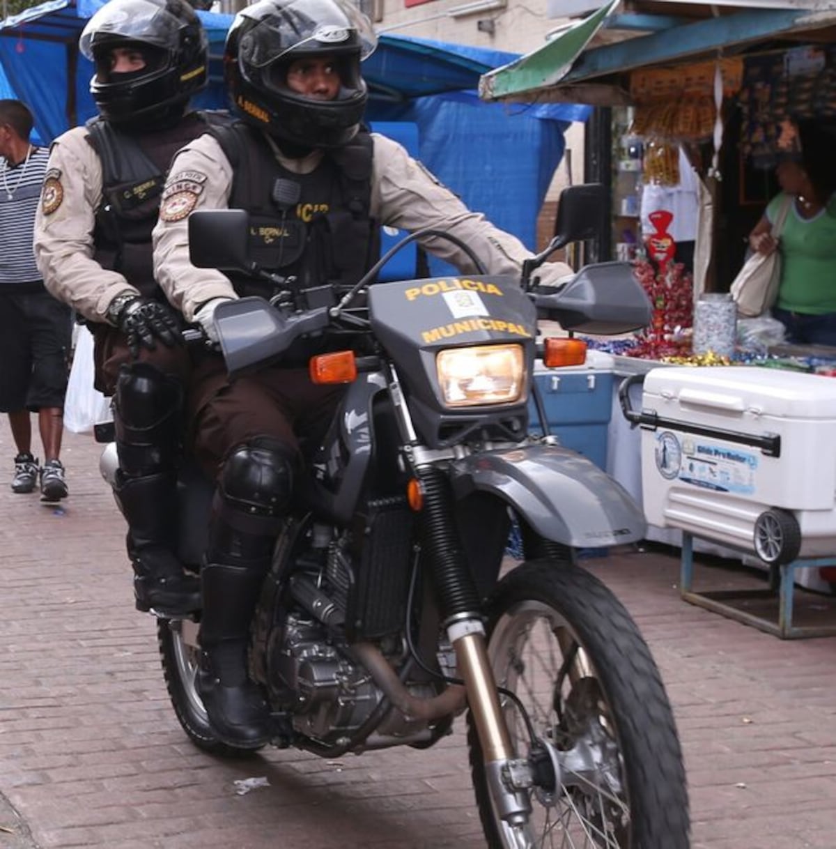 Con pistola de juguete robaba en la peatonal de la Avenida Central. Lo capturan