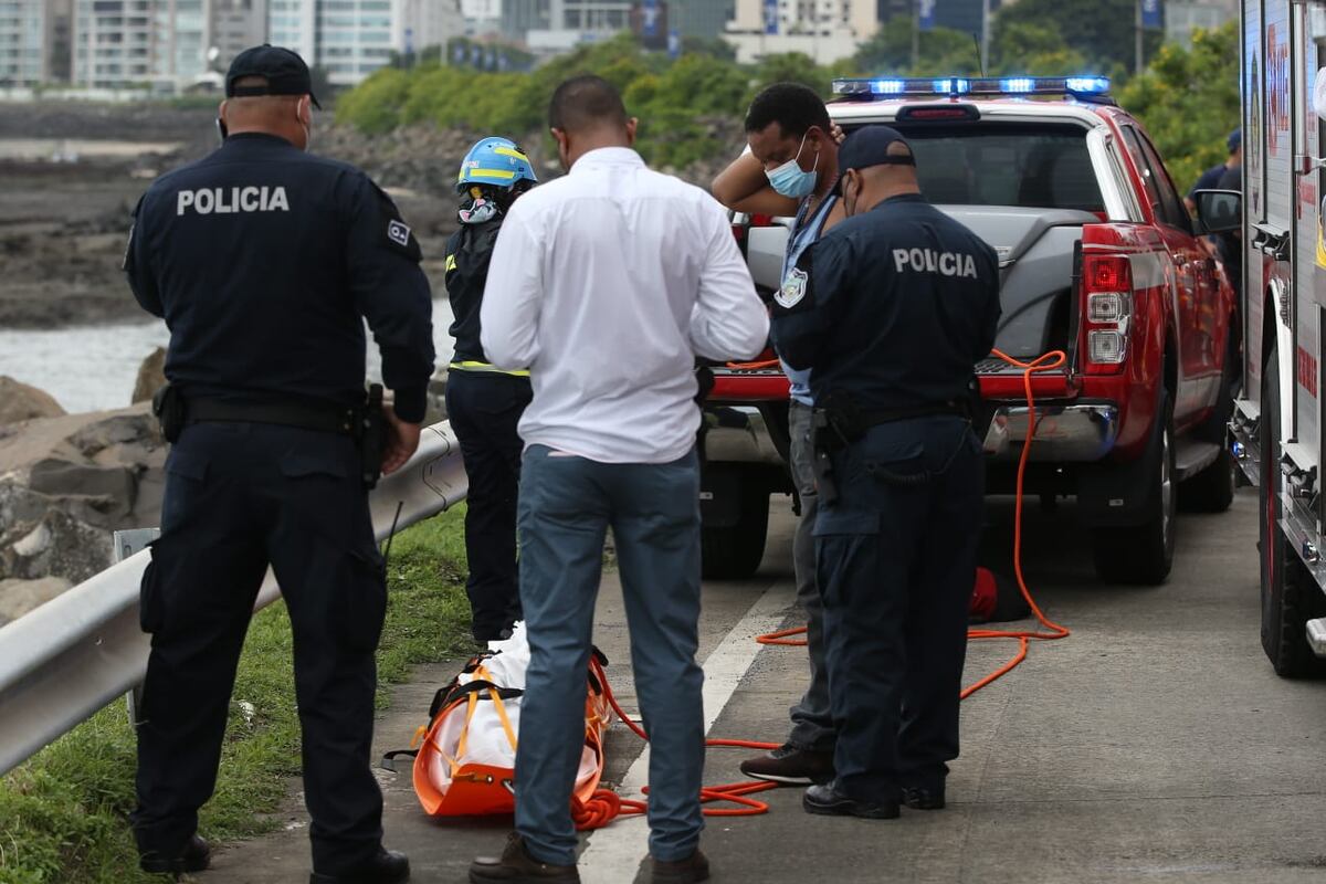Hallan mujer flotando en el Corredor Sur. Video