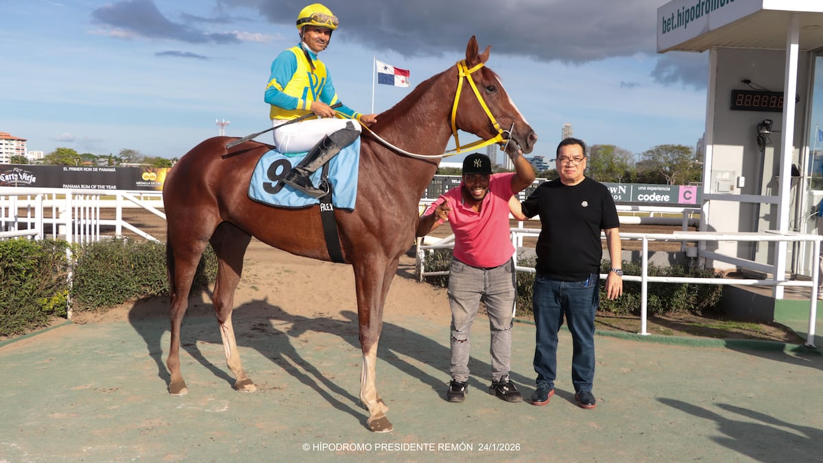 ¡‘Finfirinsiti’ gana Hándicap por una cabeza en Hipódromo Presidente Remón con tiempo récord