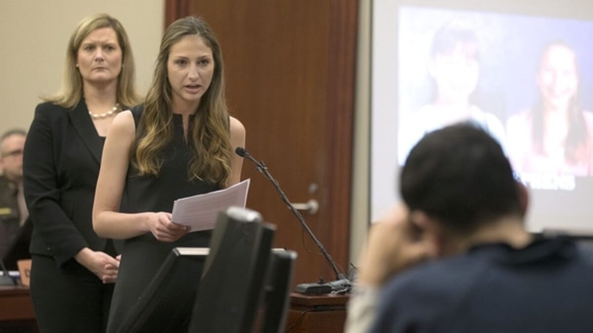 Desgarrador cara a cara entre las gimnastas de EEUU abusadas y el médico 