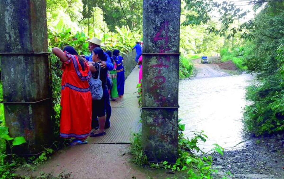 Fuertes lluvias en la comarca continúan causando retrasos en el año escolar 