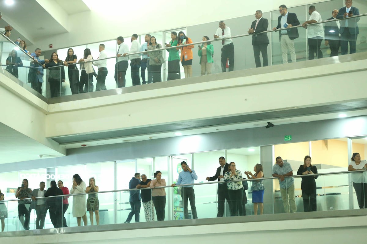 ‘¡Se acabó el relajo tiran al agua a las ‘botellas’! Bolo Flores desenmascaró a los que cobran sin trabajar en la Asamblea’  