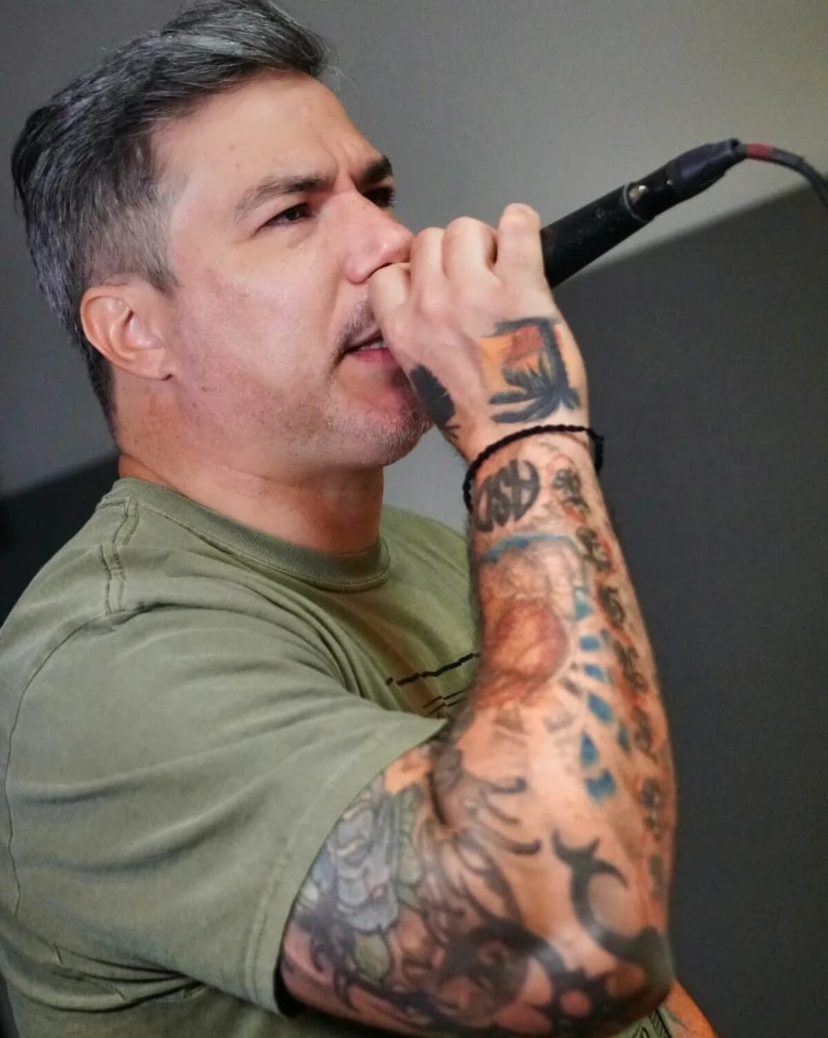 Víctor ‘Chispín’ Regueira de Os Almirantes cantará como solista para Dios 