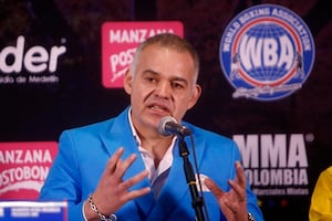 Presidente de la AMB le da un jab a la covid-19