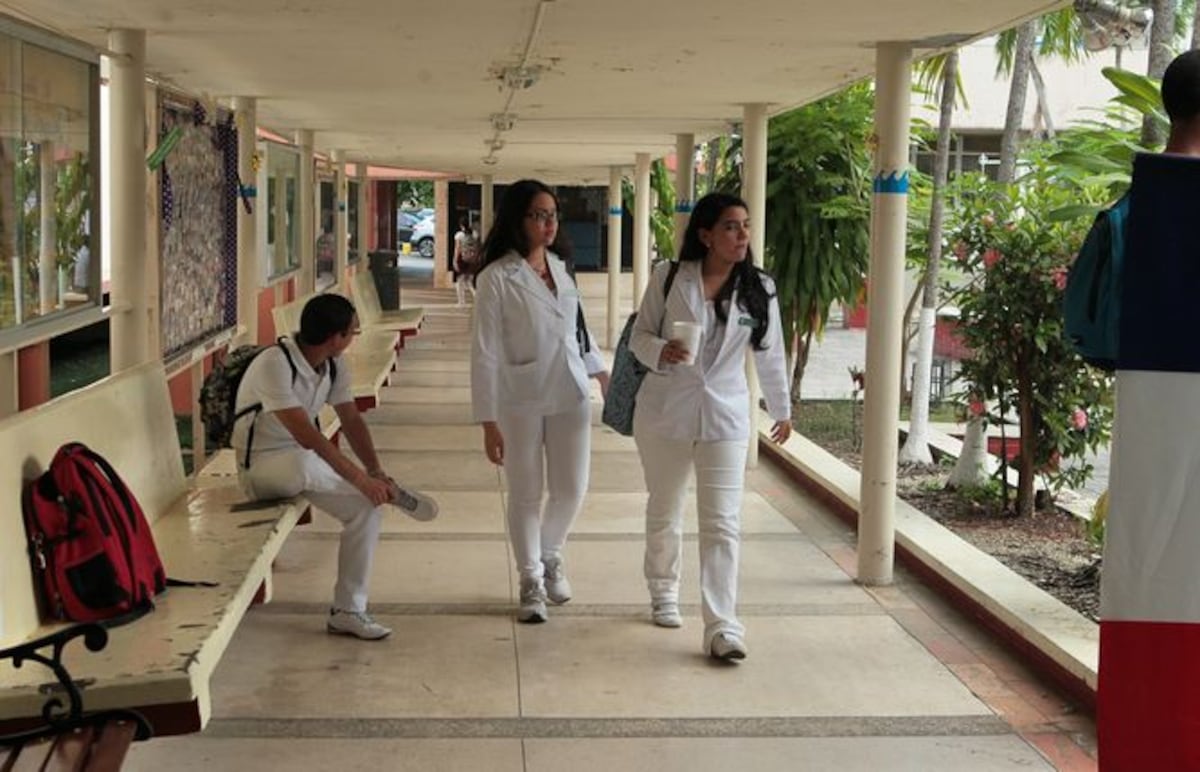 Aumenta a 125 dólares el costo del examen de certificación básica en medicina para 2023
