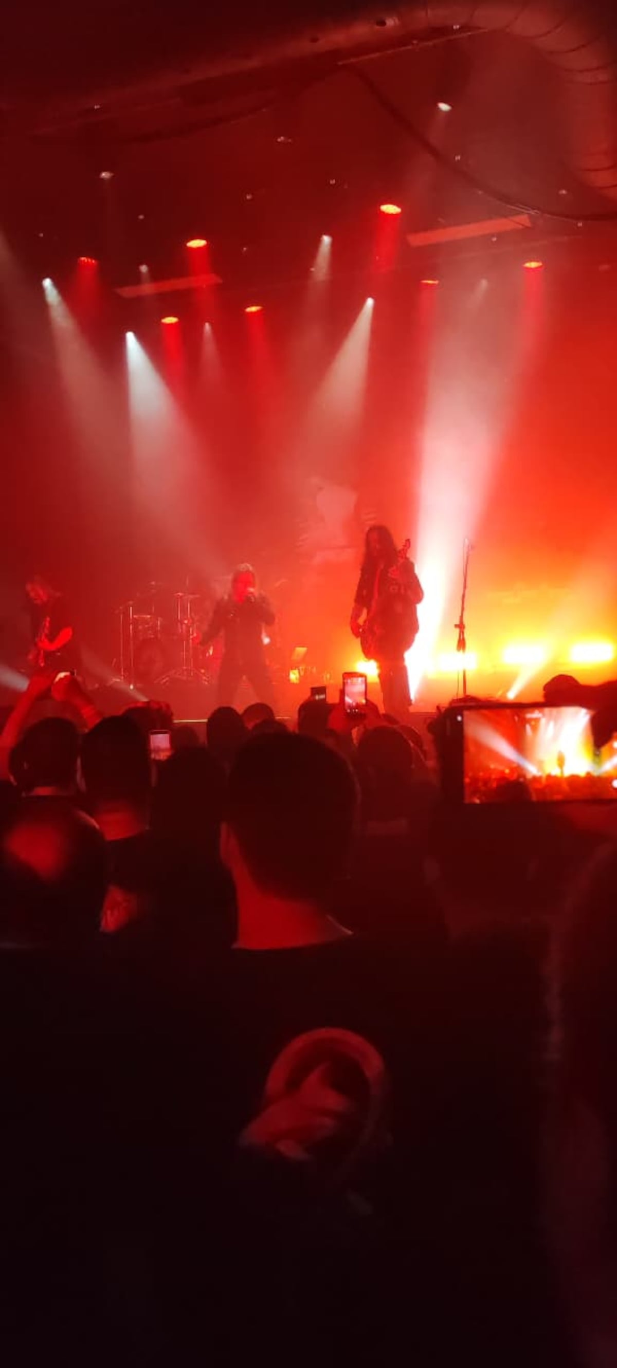 Stratovarius encendió Soho tras el terremoto con clásicos y sorpresas para sus fans