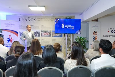 ¿Y SI EL PRIMER TRABAJO EMPIEZA EN LA ESCUELA? Padrino Empresario cumple 40 años