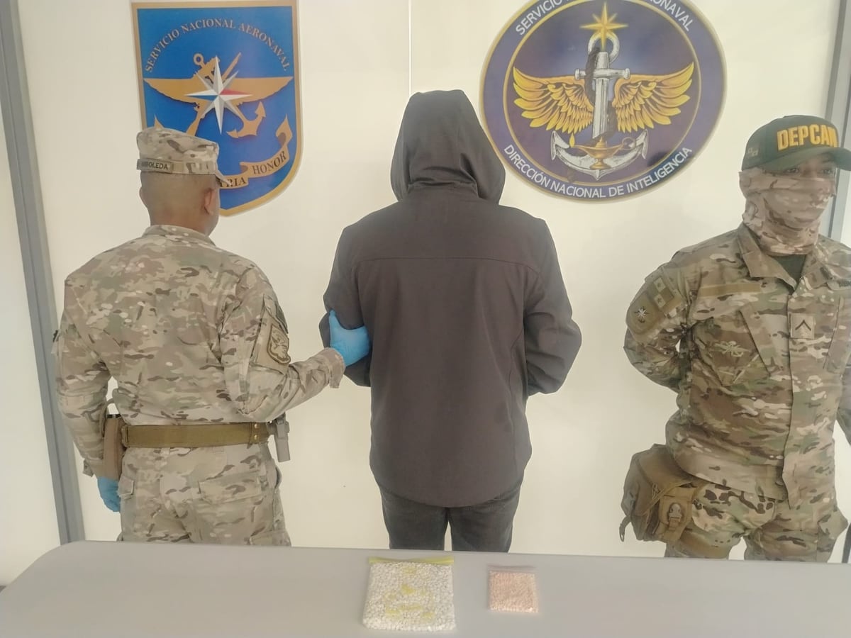 Aprehenden a colombiano en Tocumen tras hallazgo de miles de pastillas ilícitas