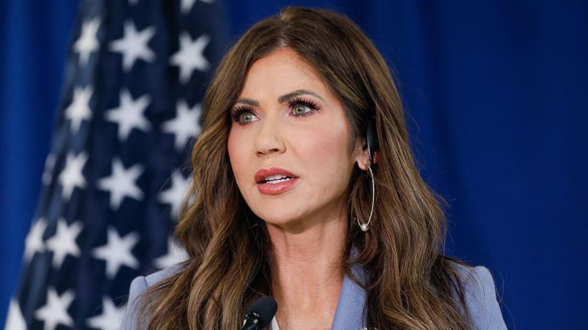 Presión gringa: La secretaria de Seguridad de EE.UU., Kristi Noem, pidió que los buques de guerra estadounidenses puedan cruzar el Canal sin restricciones