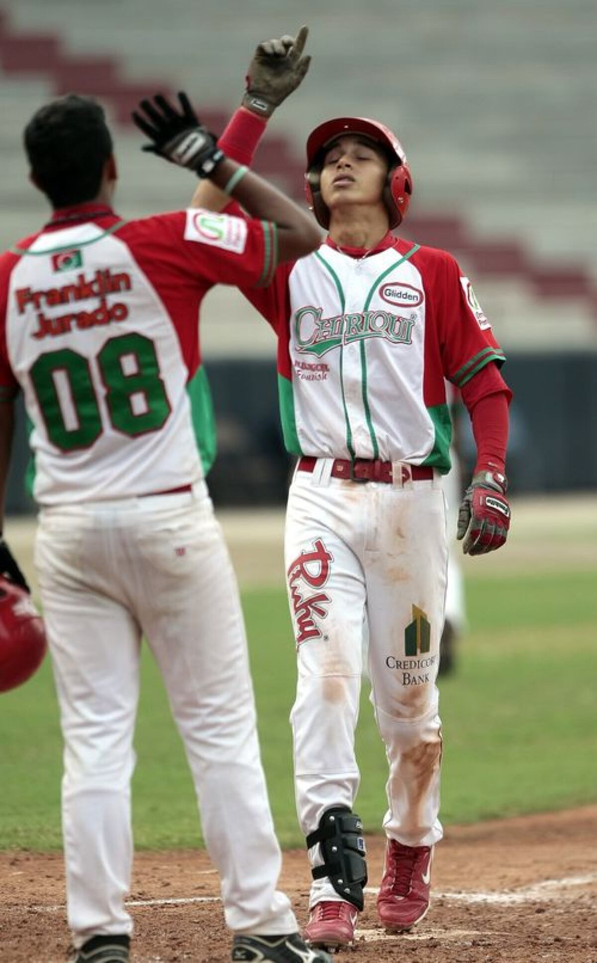 Padres llaman a Javy Guerra; será el panameño 60 en las Grandes Ligas