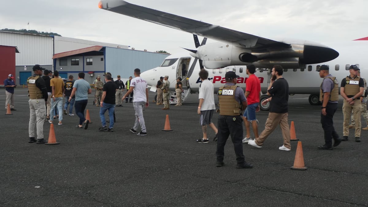 Panamá deporta a 41 colombianos en vuelo de retorno; algunos con antecedentes por drogas
