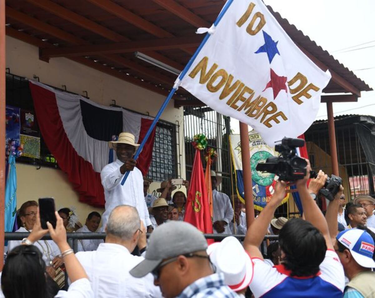 ¡'ES MENTIROSO ESE HOMBRE'! Abuchean y gritan mentiroso a Cumberbatch +AUDIO