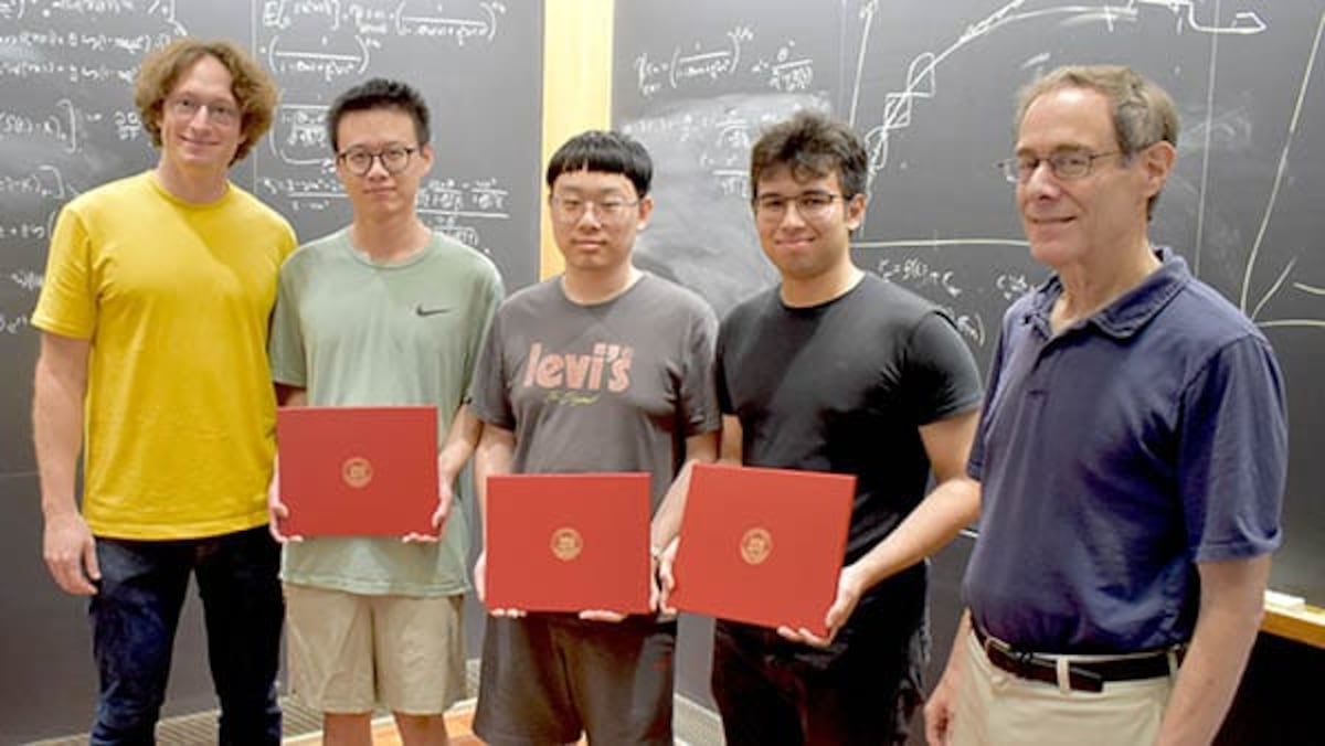 Becario de Senacyt triunfa en el MIT con investigación matemática sobre álgebra de Hall
