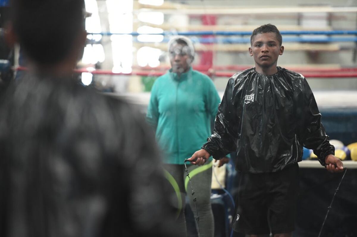 ¿Por qué la pelea de un chorrerano es un tema viral en Tailandia?