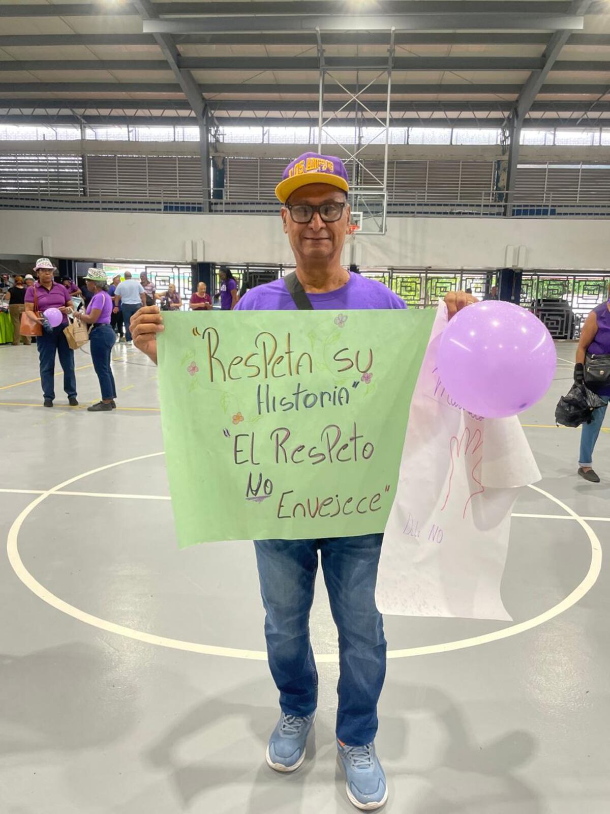 Orgullo de canas: abuelos marchan por sus derechos